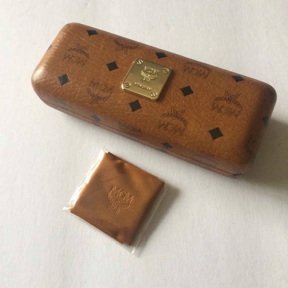 MCM SUNGLASSES OR EYEGLASSES CASE LOGO PRINT AND LOGO PLAQUE CLEANING CLOTH NEW